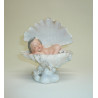Figurine Ange endormi dans Coquillage - 15 cm
