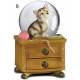 Boule de neige figurine Chat sur commode