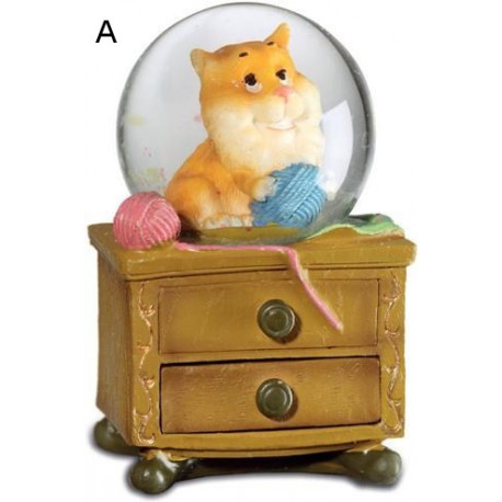 Boule de neige figurine Chat sur commode